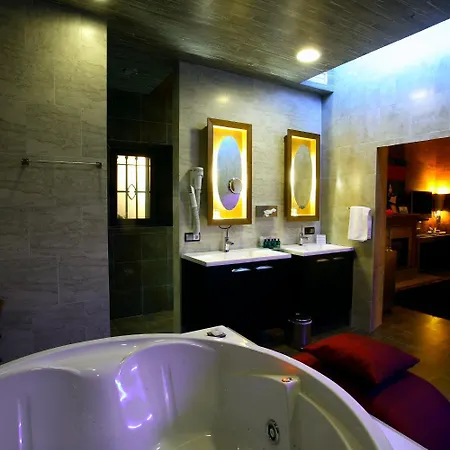 Hotel Boutique Palacio De La Serna 4*